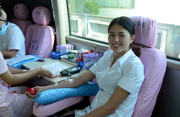 克明員工積極參加無償獻血